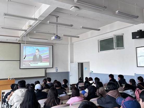 說(shuō)明: I:\3.6會(huì)議\預(yù)科教育學(xué)院活動(dòng)開(kāi)展情況匯總\兩會(huì)\預(yù)科教育學(xué)院組織觀看兩會(huì)情況\82c2228d15563cd54a524e9a257a3d7.jpg