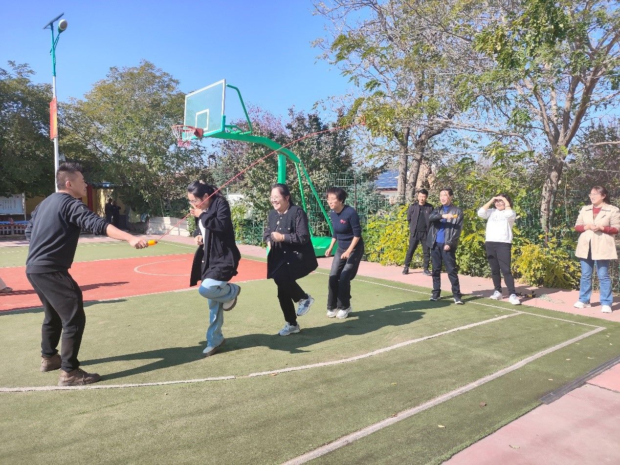 共賞秋色，共筑家園 ——實驗教學部2024年秋季趣味性...