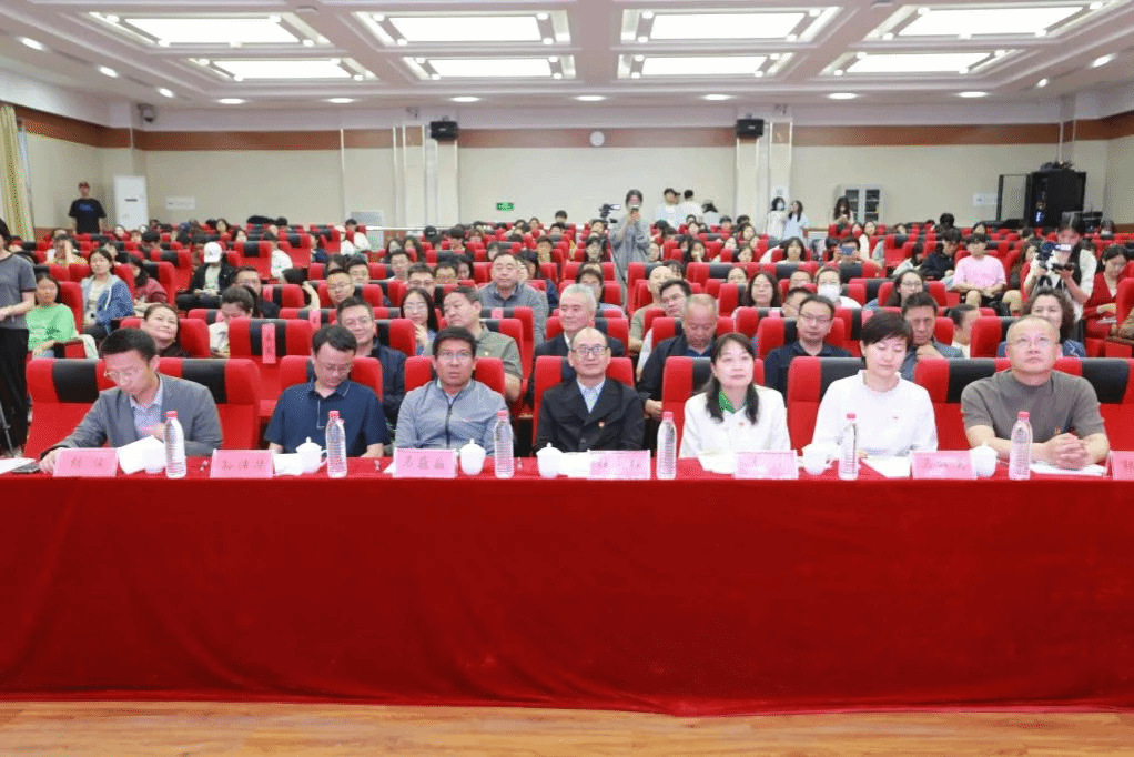 清風(fēng)徐來(lái)廉花開 家風(fēng)傳承育新人——我院舉辦“清風(fēng)傳家 廉潔致遠(yuǎn)”家風(fēng)故事宣講大賽